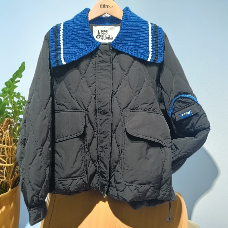 【水淼】7623休闲减龄短款娃娃领拼接时尚羽绒服大码女装