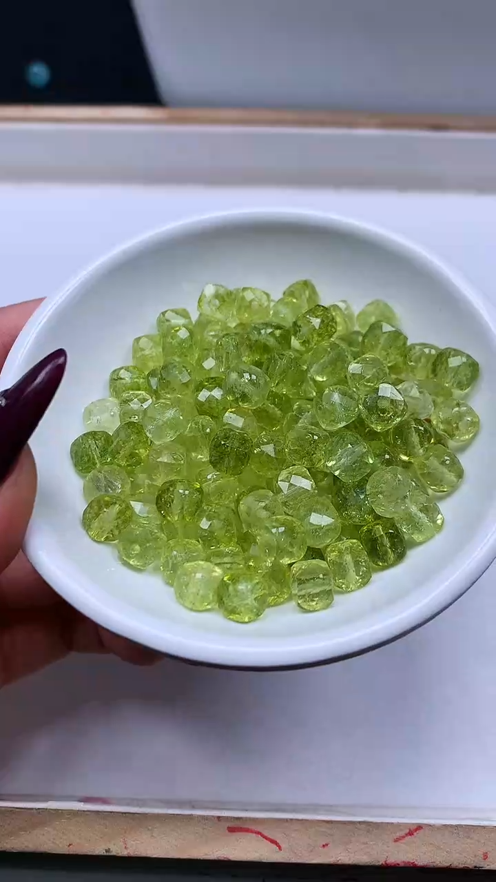 未镶嵌珠宝半成品水晶M501 葡萄水晶方糖8mm20个8元