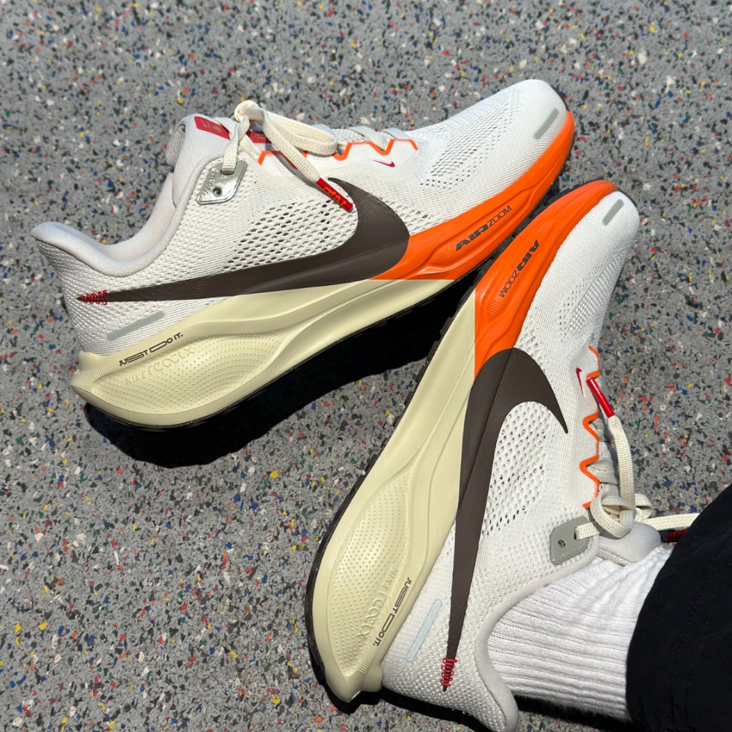 新款休闲运动训练跑步鞋夏季休闲鞋减震网面潮鞋时尚