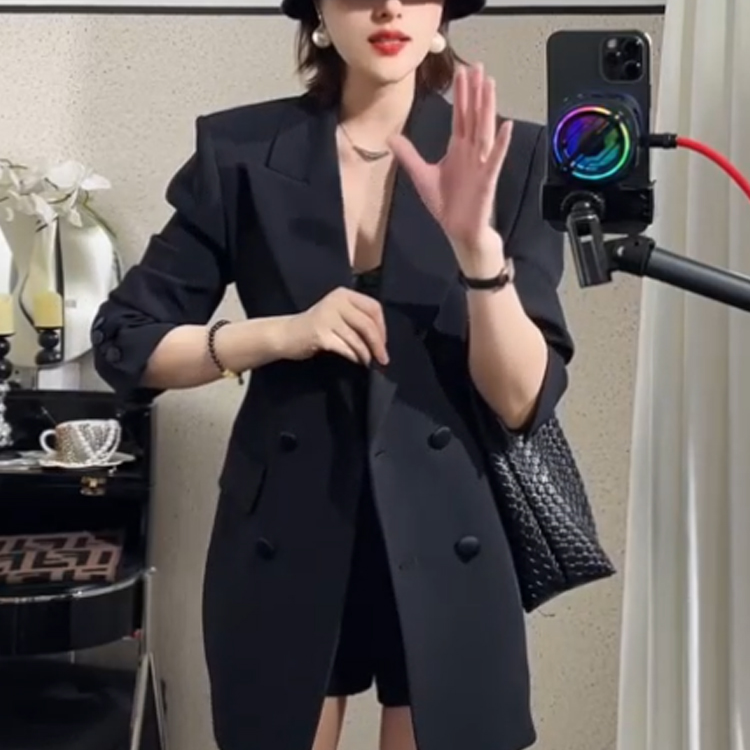 黑色小西装外套女2025新款春秋装今年流行休闲高级感蚂蚁腰小西服