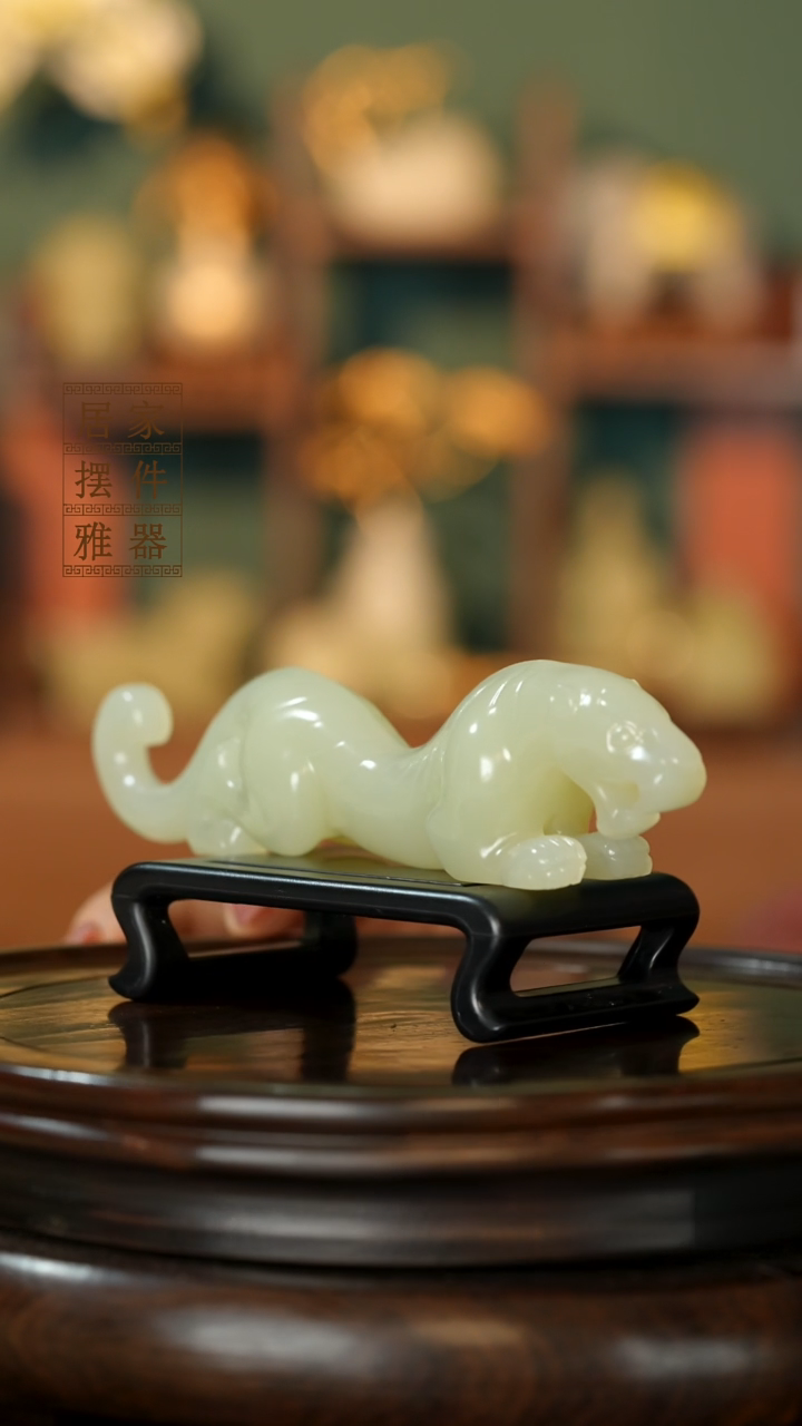 玉《伏虎如虎添翼》摆件