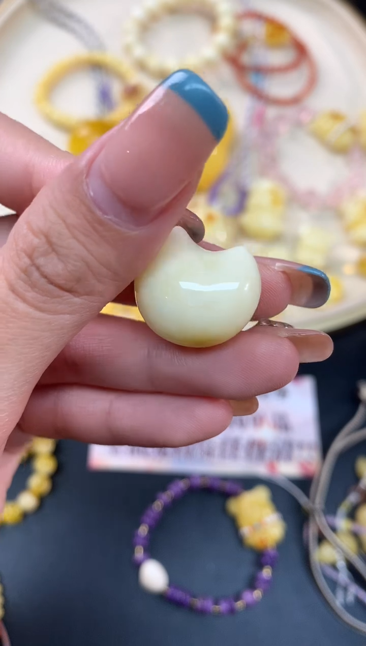 【闪购商品】蜜蜡裸石未镶嵌吊坠A264|680