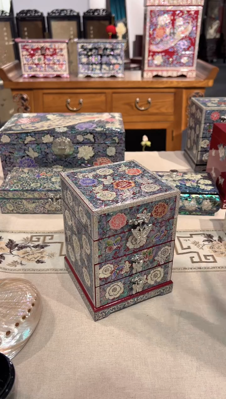 【闪购商品】白边红底·弘贝雅螺钿漆器文化馆