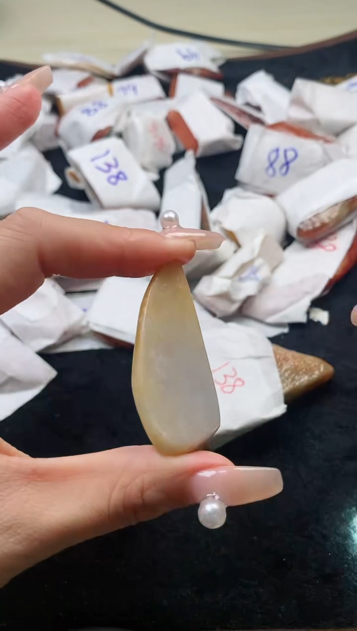 翡翠裸石翡翠挂件裸石