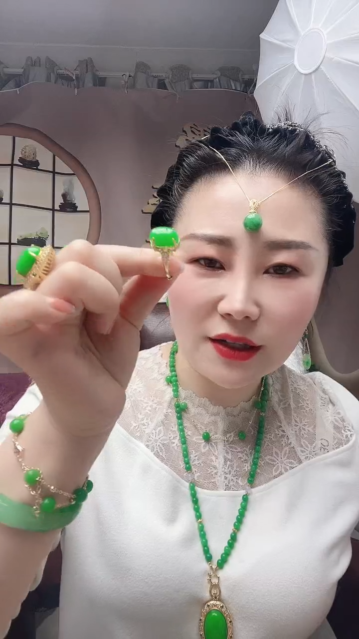 【闪购商品】翡翠戒指14K金镶嵌蝴蝶戒指