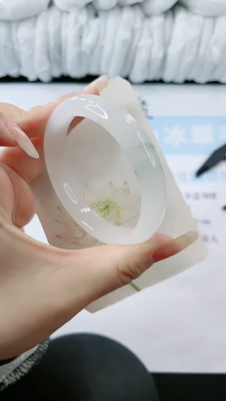 【闪购商品】石英质玉手镯未镶嵌多样性发货P414