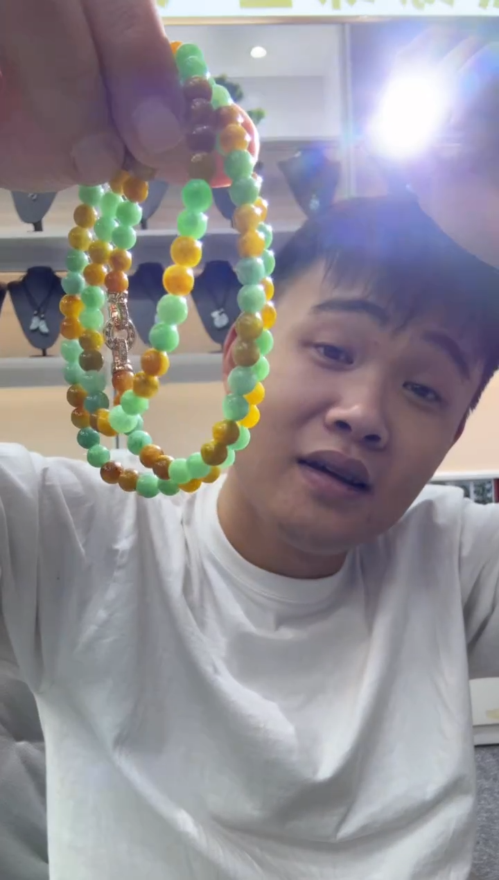 颈饰未镶嵌翡翠天然翡翠A货孤品一件