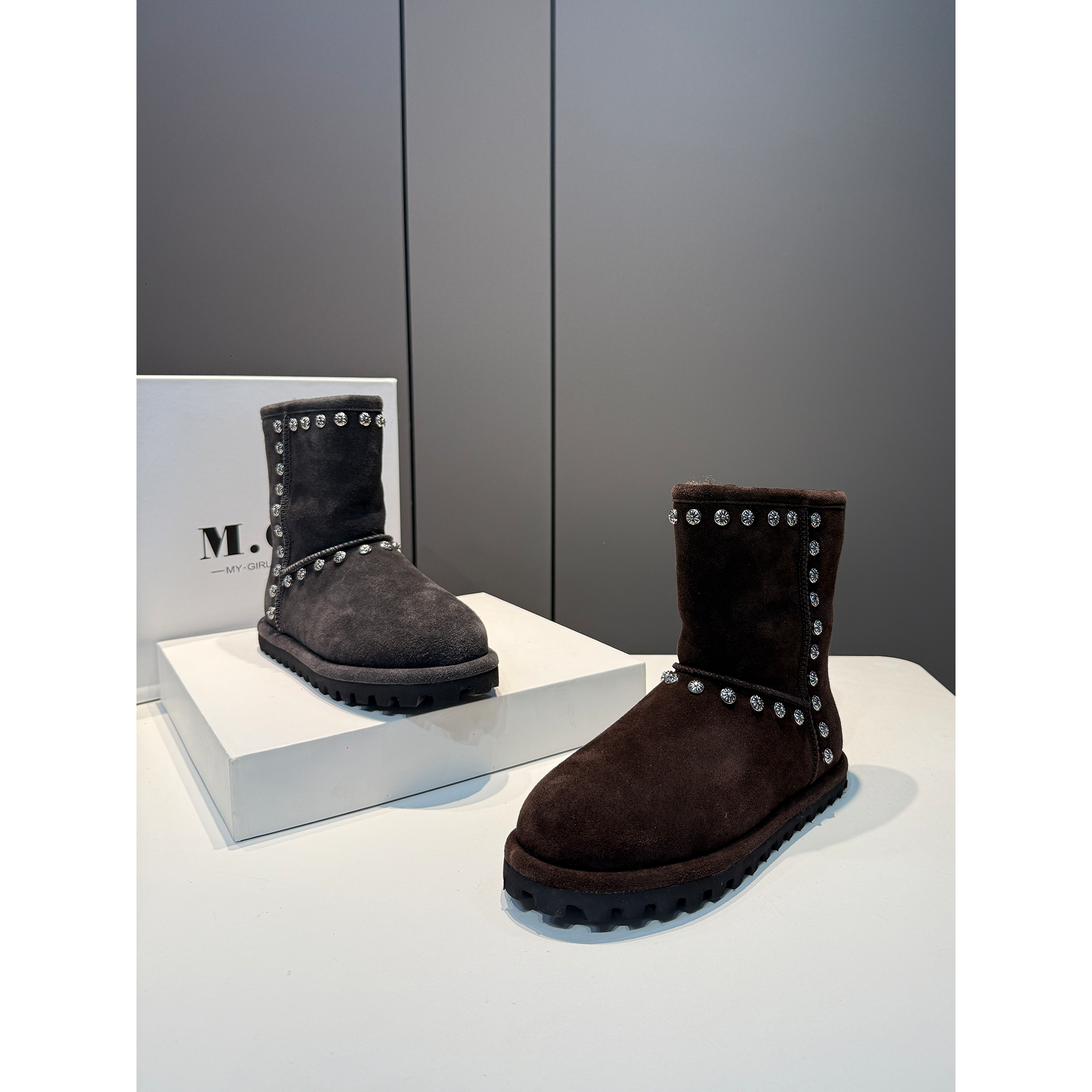 雪地靴女2025冬季新款真皮时尚平底加绒防滑保暖中筒机车面包棉靴