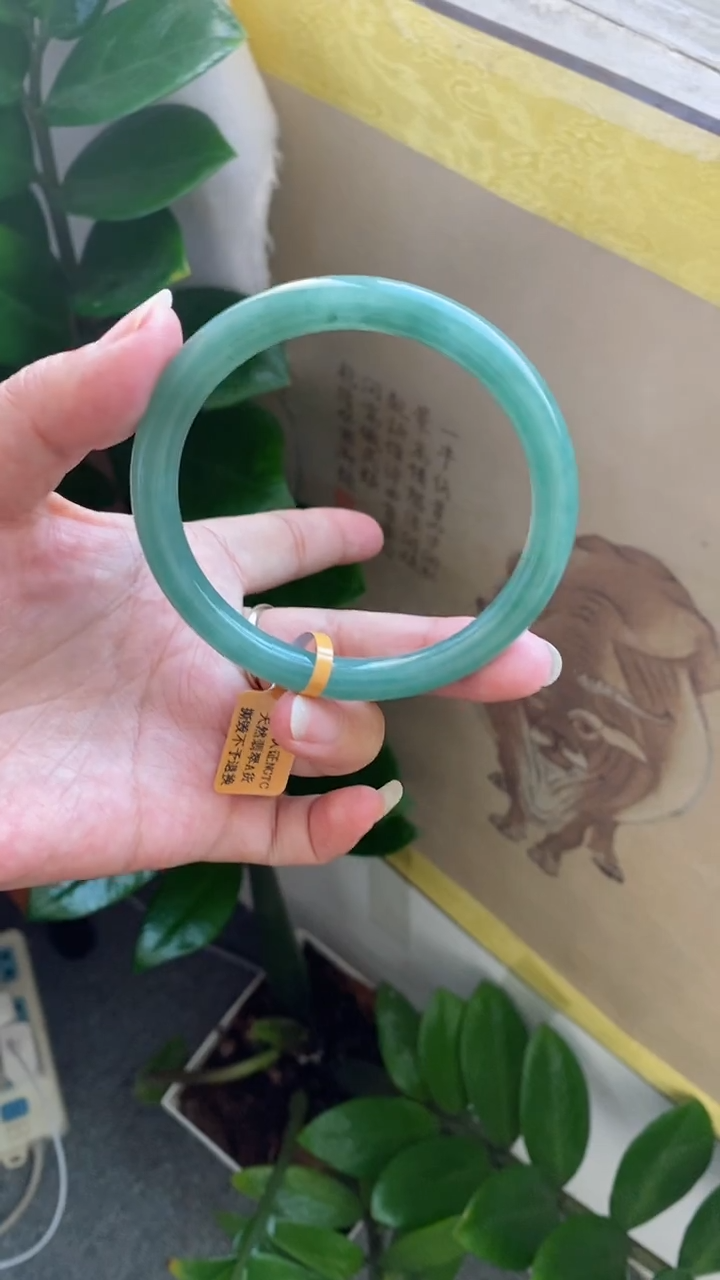 【闪购商品】翡翠手镯未镶嵌（湖水绿）圆条2号有纹