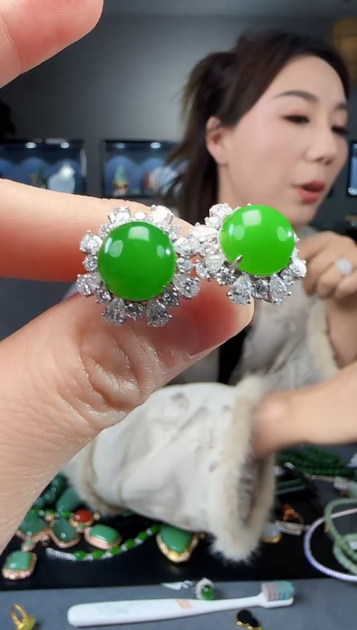 【闪购商品】和田玉耳钉18K金镶嵌1