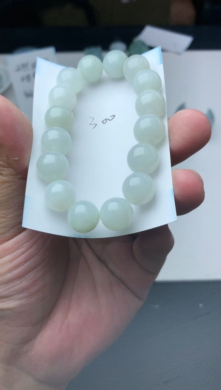 翡翠未镶嵌颈饰珠子12