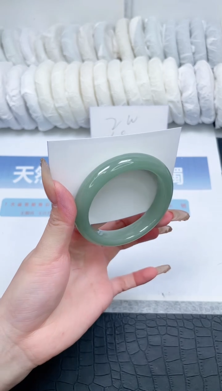 【闪购商品】石英质玉手镯未镶嵌Z269-56.5