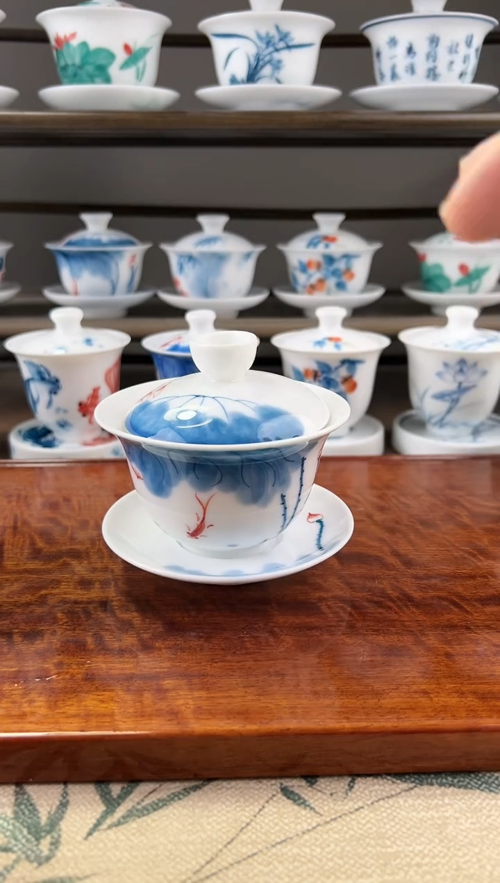 微瑕线条莲150ml三才盖碗