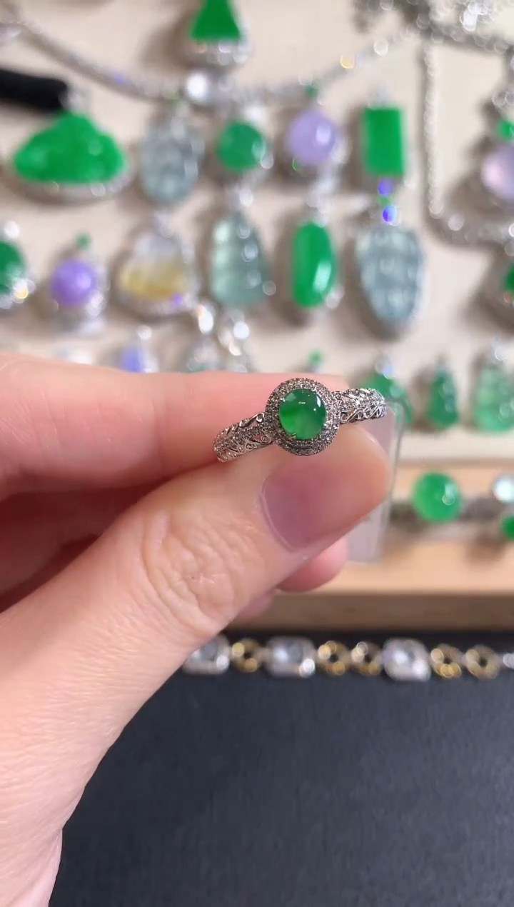 18K金镶嵌戒指翡翠冬日珠宝W23