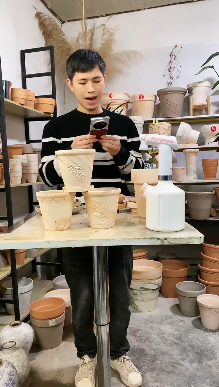 【闪购商品】红陶13*13玛奇朵浮雕 3盆3托