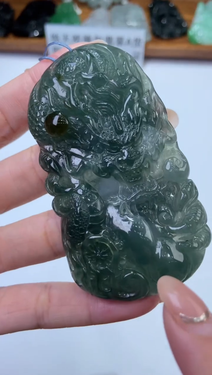 翡翠未镶嵌颈饰285912     