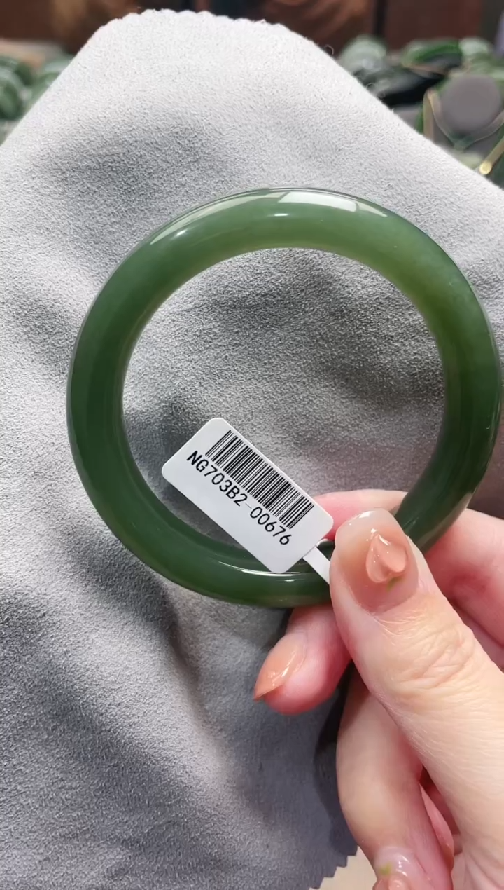 【闪购商品】和田玉手镯未镶嵌57圈口