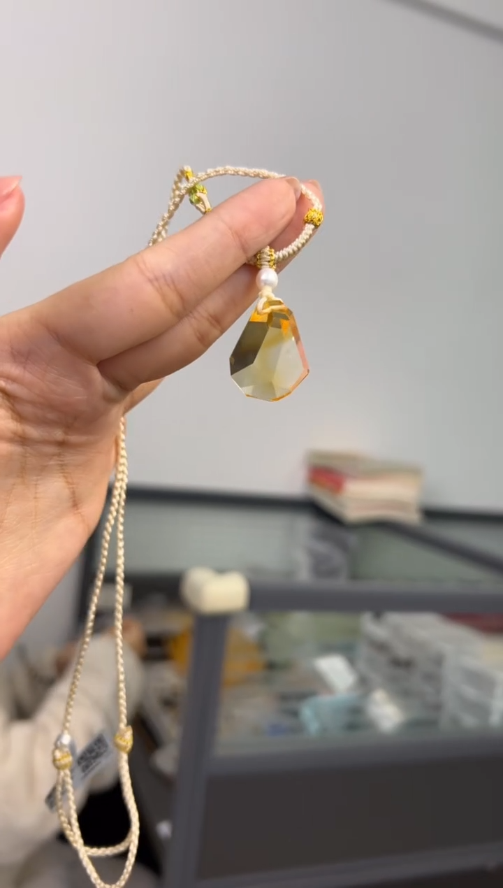【闪购商品】水晶吊坠(赠链)未镶嵌黄水晶吊坠