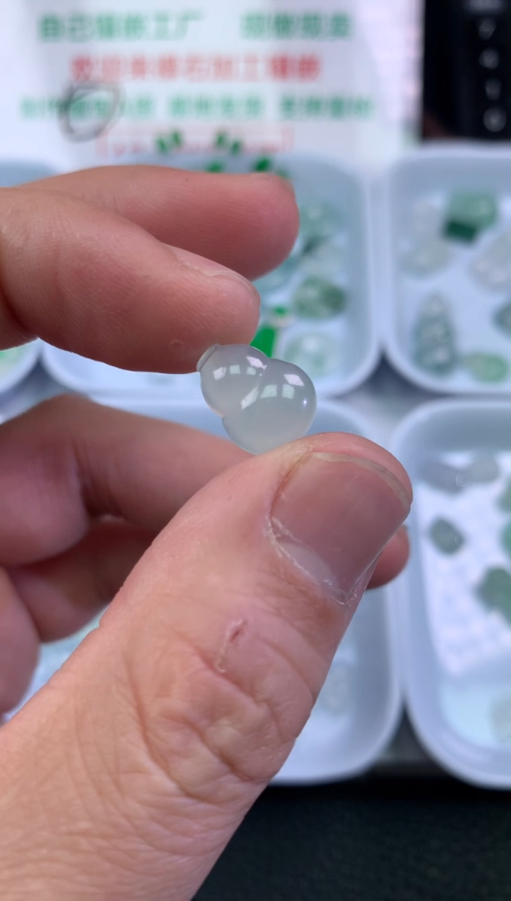 【闪购商品】翡翠颈饰未镶嵌葫芦003