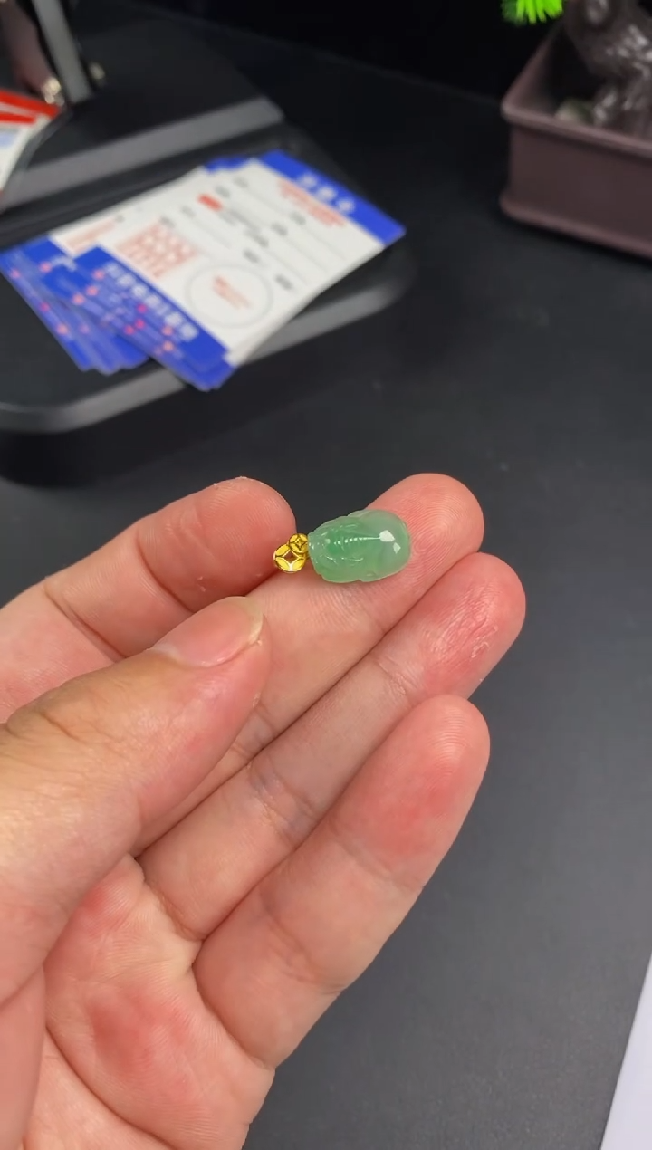 颈饰18K金镶嵌翡翠A货37
