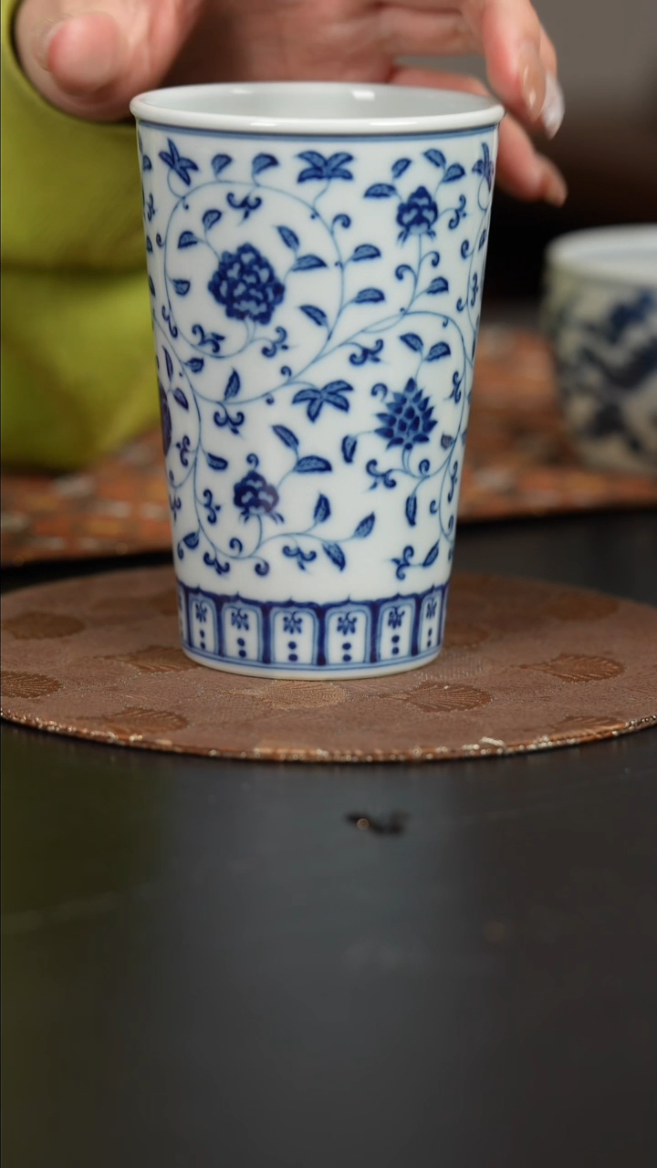 【闪购商品】杯大明芳华青花缠枝杯