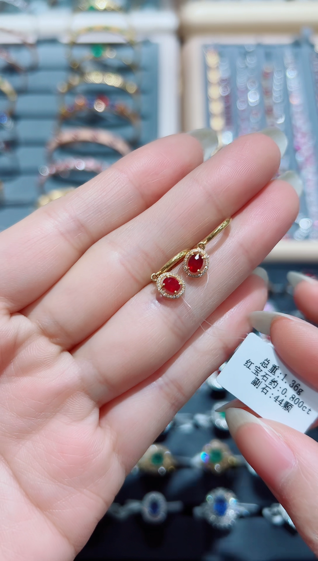 耳扣18K金镶嵌红宝石·