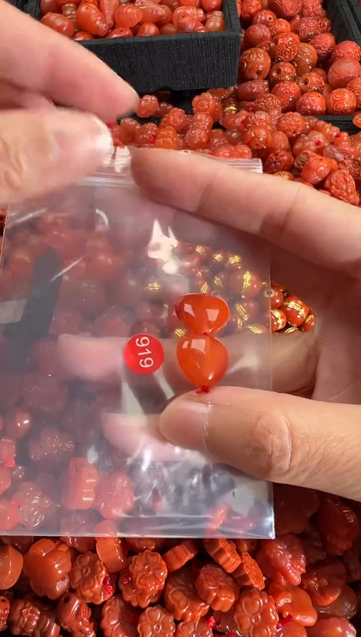 【闪购商品】南红玛瑙颈饰未镶嵌1