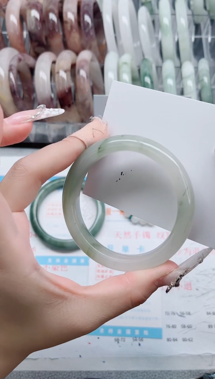 【闪购商品】石英质玉手镯未镶嵌A186-56.5