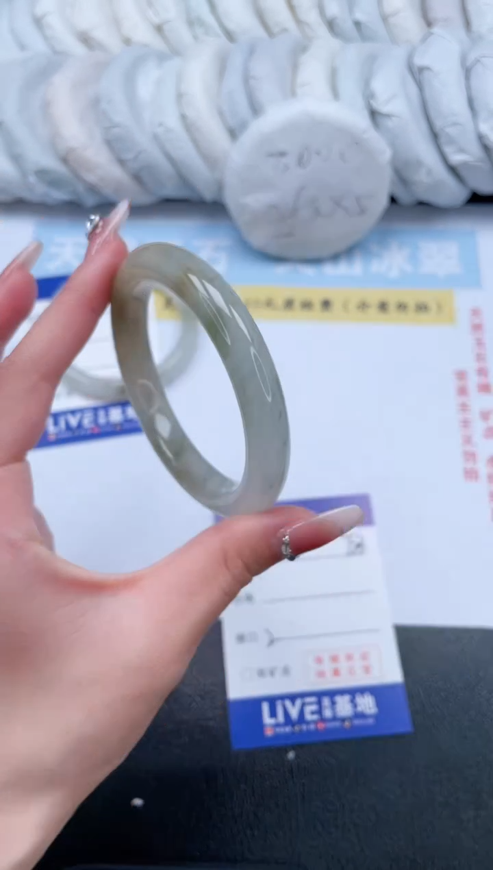 【闪购商品】石英质玉手镯未镶嵌T23-58.2