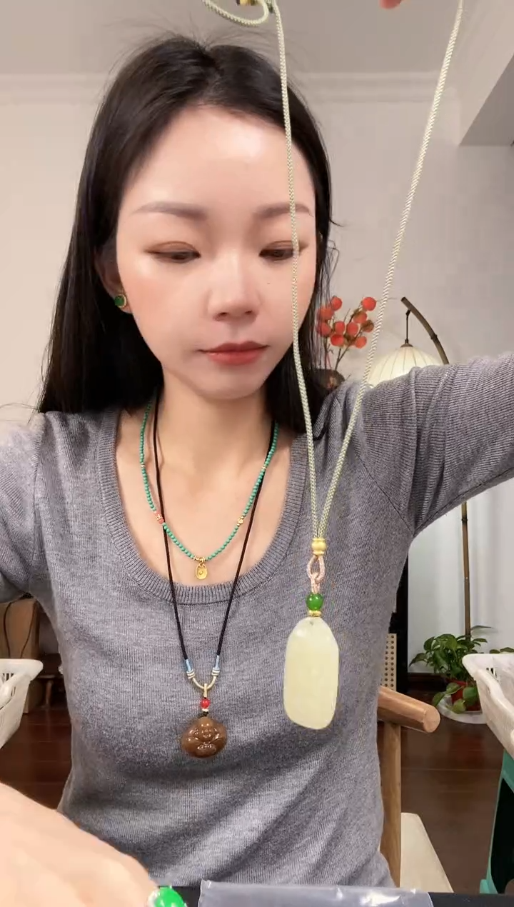 【闪购商品】琥珀颈饰未镶嵌V308VVVVV