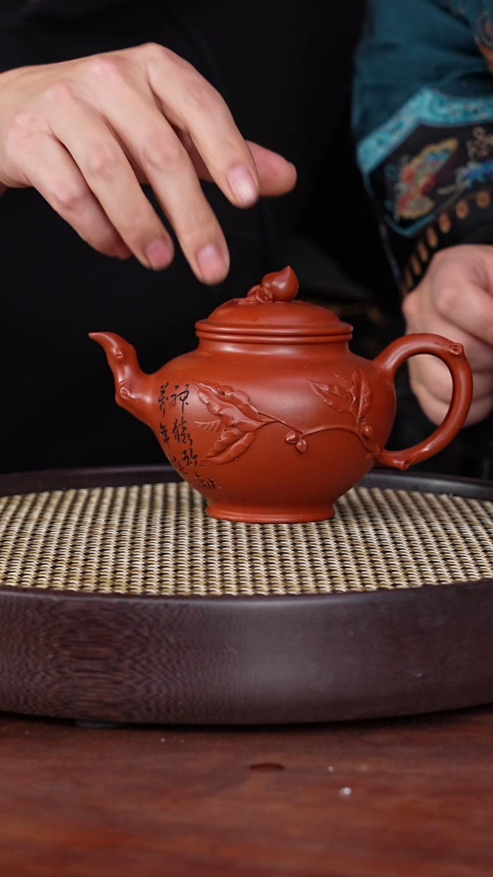 【闪购商品】紫砂茶壶潘春芳15-34 景舟红泥寿桃300c