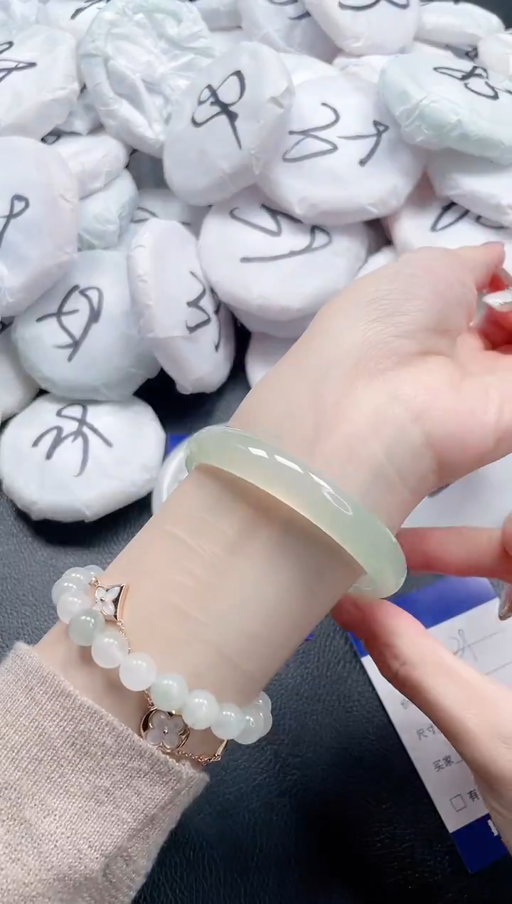 【闪购商品】石英质玉手镯未镶嵌05J39-56