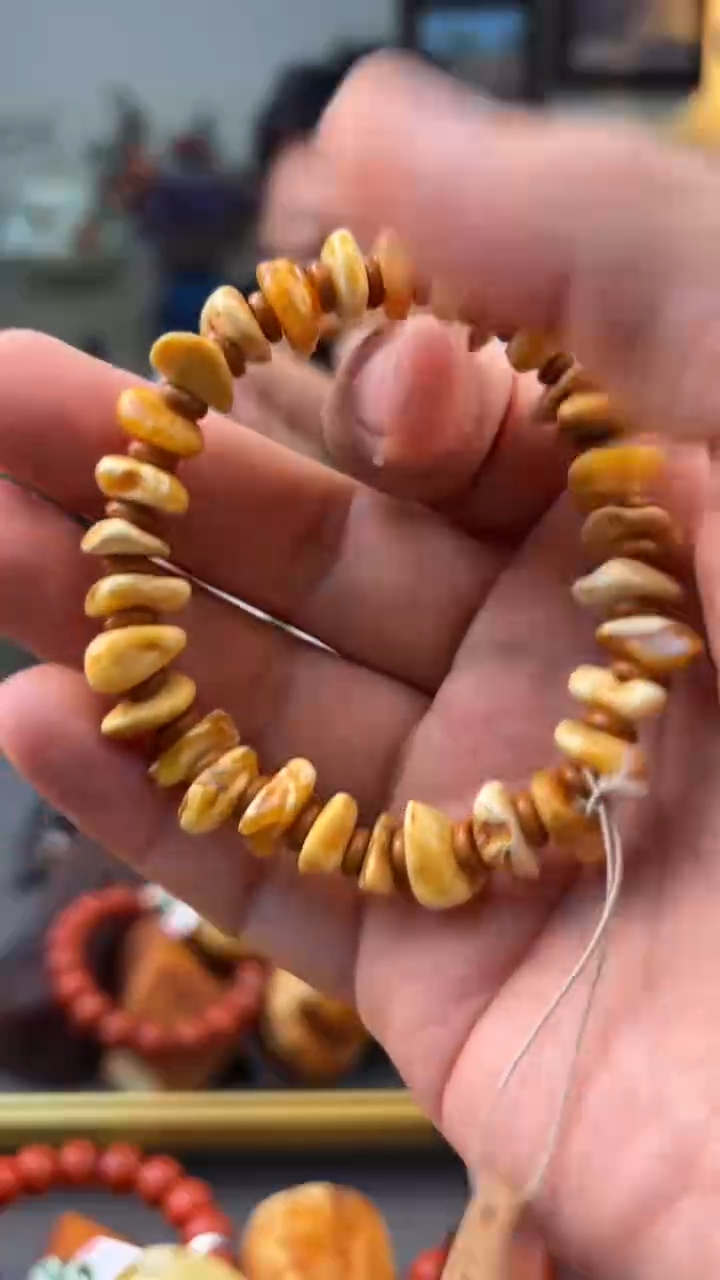 未镶嵌琥珀手串富****?手串 