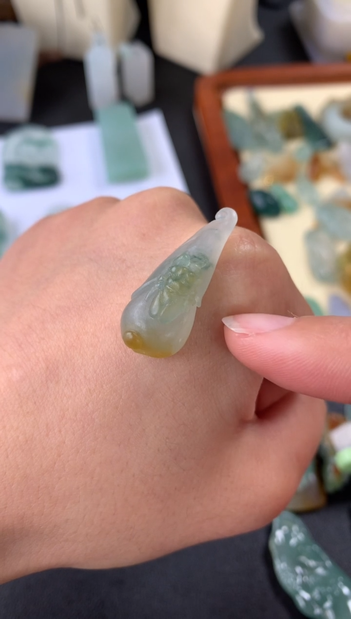 【闪购商品】定制翡翠未镶嵌翡翠