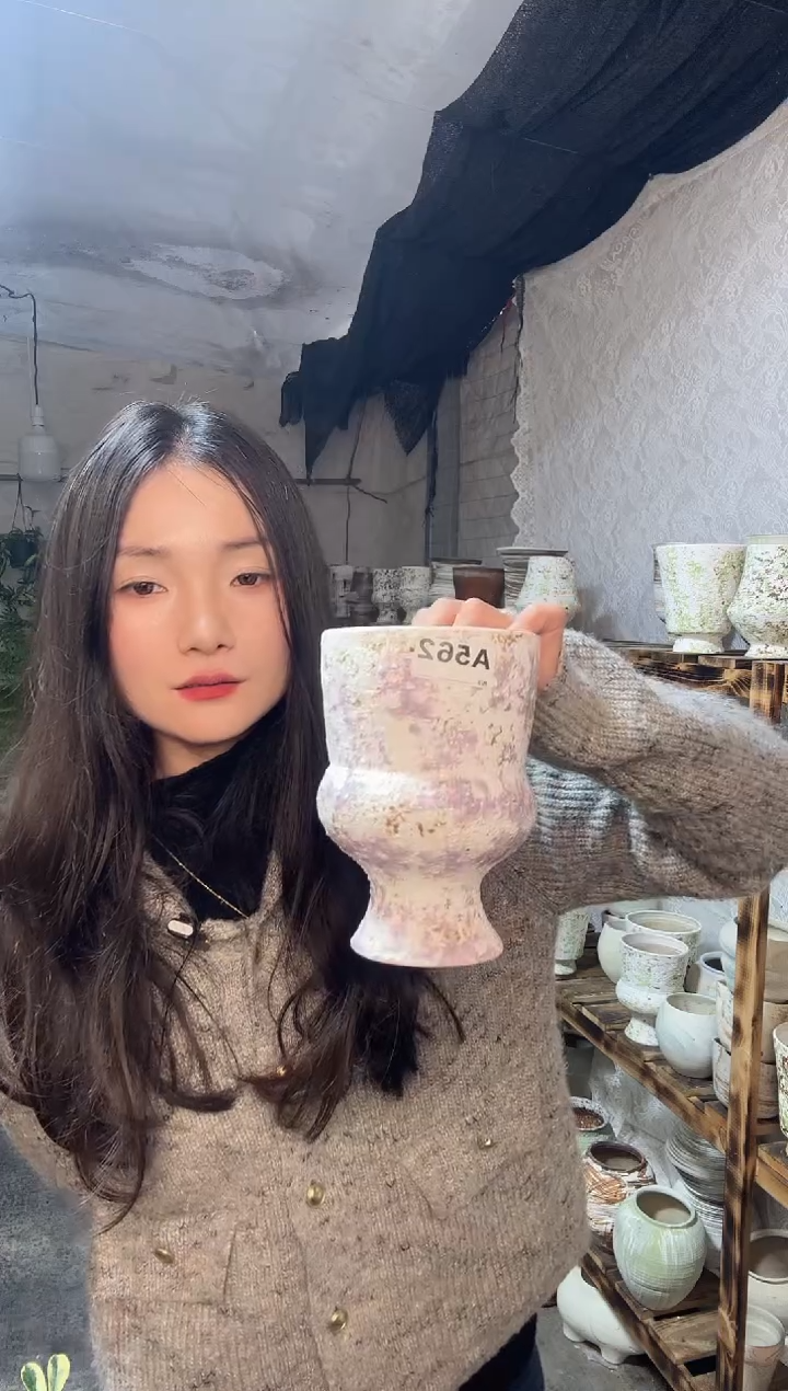 以实际为准编号   562景德镇手绘花盆