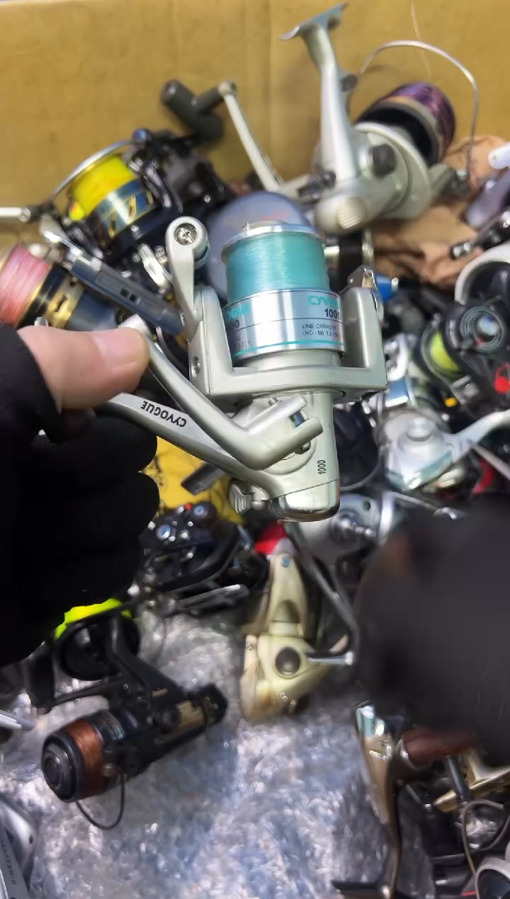 大*微瑕钓鱼轮，直播间讲解为准，看清楚再拍，如有拆卸不退换