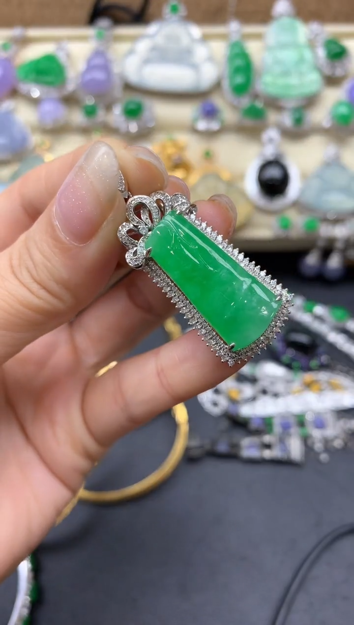 【闪购商品】翡翠颈饰18K金镶嵌537-中国好珍宝