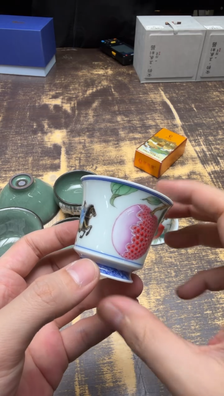 笑*嘻青衿堂 珐琅彩长安荔枝马蹄杯