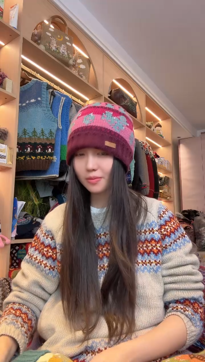 羊毛粉紫翻边仙人掌帽 