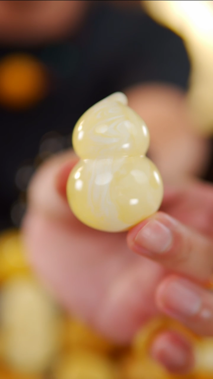 裸石琥珀未镶嵌瓷白花葫芦33.6