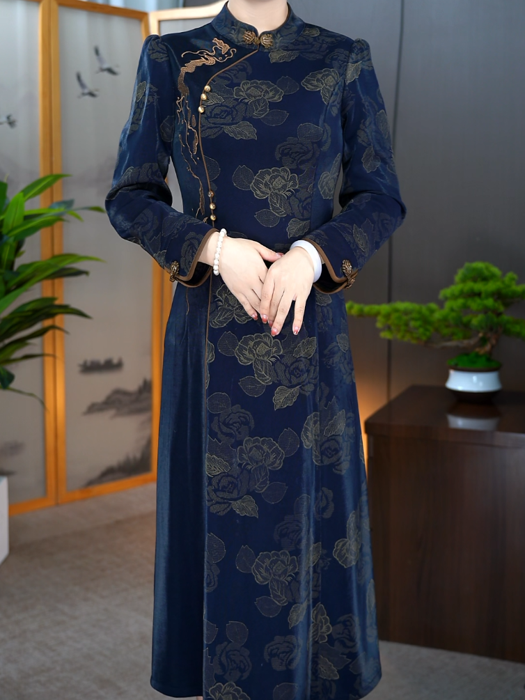 2025秋季新款优雅气质妈妈装遮肉显瘦中长款连衣裙