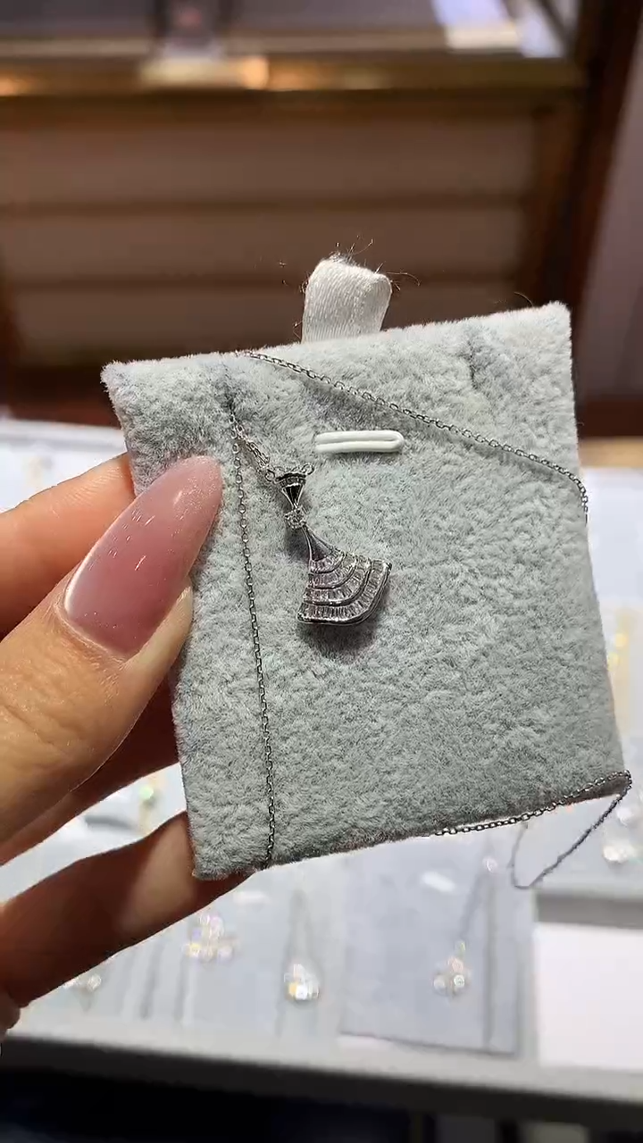 【闪购商品】钻石项链18K金镶嵌项链