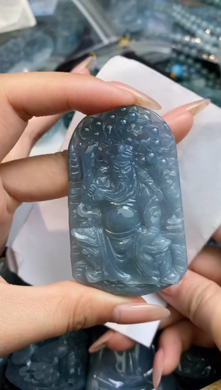 【闪购商品】翡翠颈饰未镶嵌           