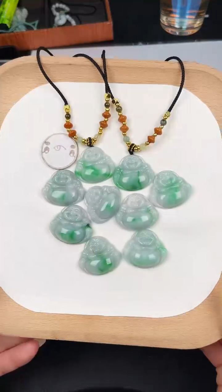 颈饰未镶嵌翡翠LC016翡翠细油飘阳绿小佛+送同款绳子多样性发其一