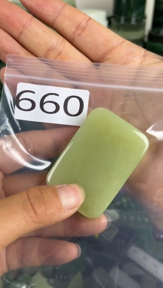 和田玉未镶嵌珠宝半成品牌子