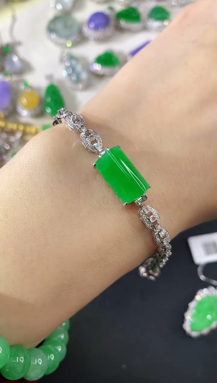 18K金镶嵌手链翡翠初***莓185|49800