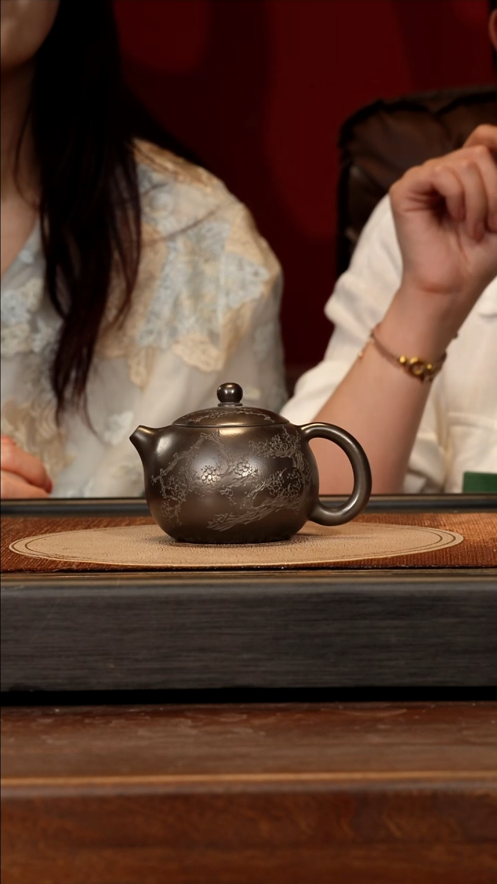 宜兴紫砂WJ 玄铁砂 西施 270cc