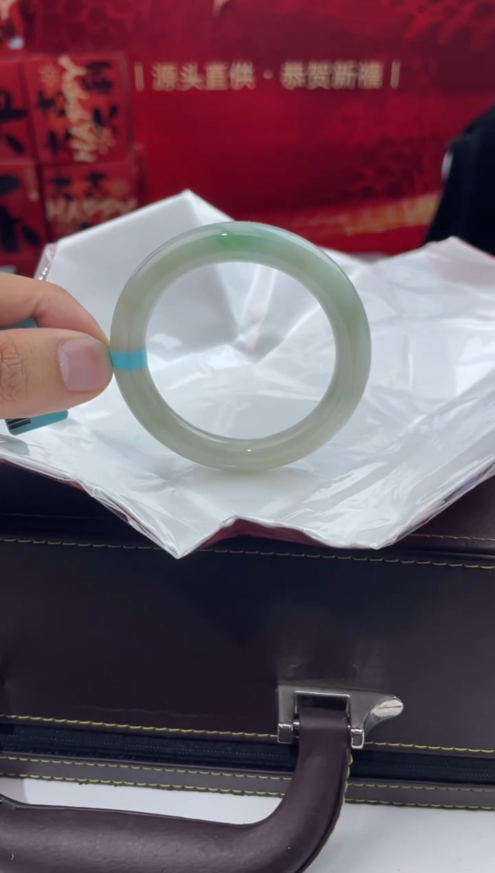 【闪购商品】翡翠手镯未镶嵌7翡翠手镯（微瑕）