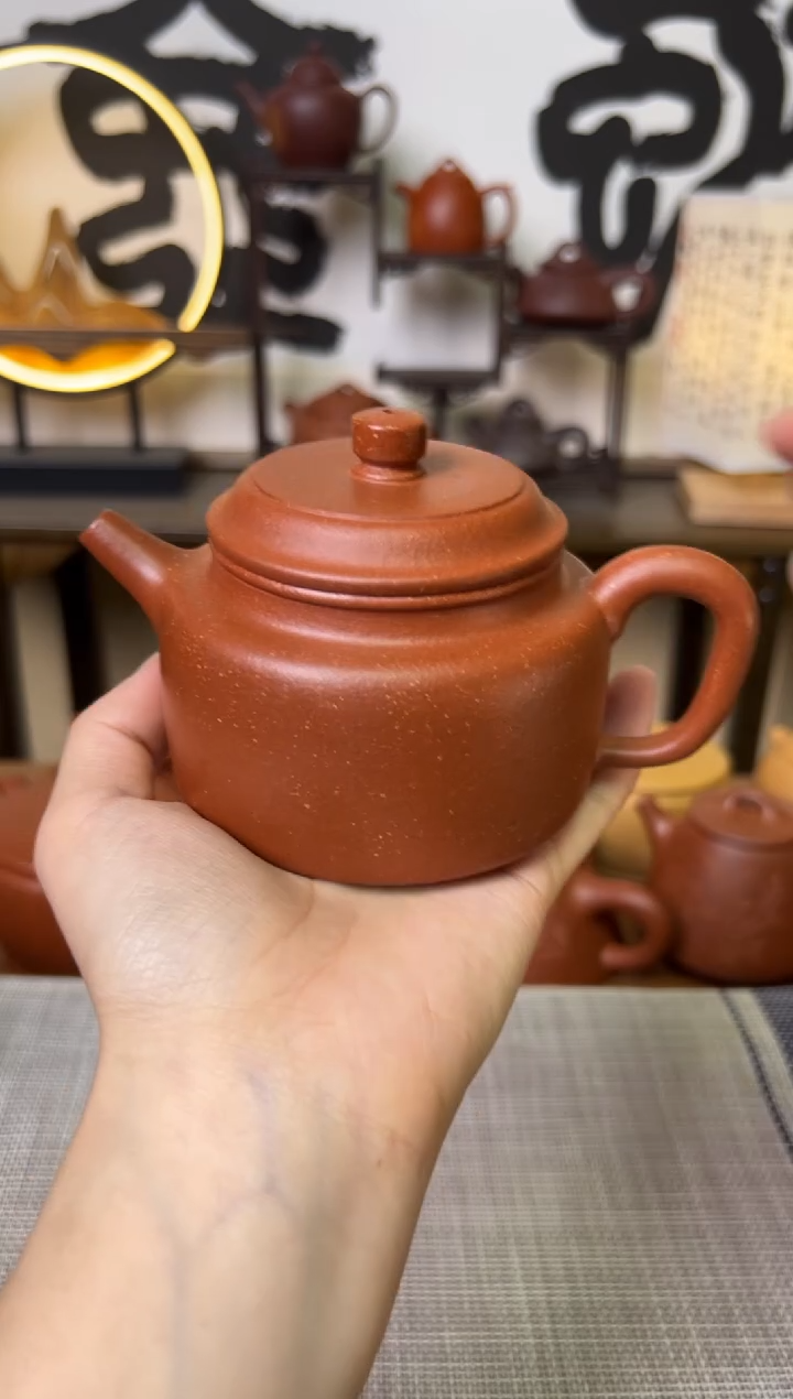 【闪购商品】段泥茶壶红降坡德钟壶220CC-甘来兵