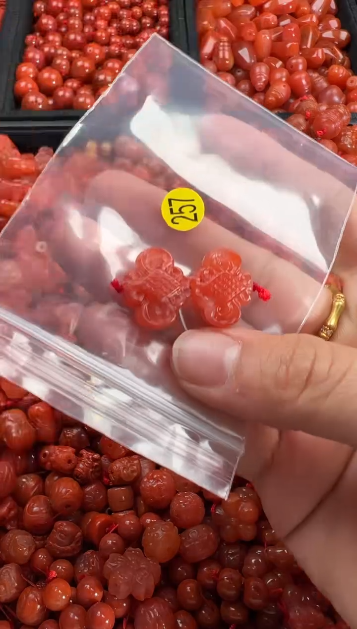 【闪购商品】南红玛瑙颈饰未镶嵌1